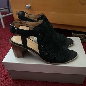 Franco Sarto Peep Toe shoe